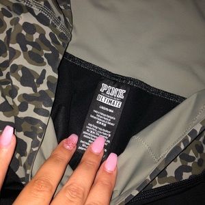 Victoria’s Secret Ultimate Legging